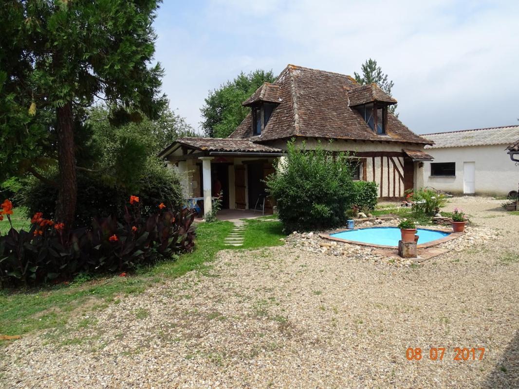 B&B Gilclau Saint-Martial-d'Artenset Exteriör bild
